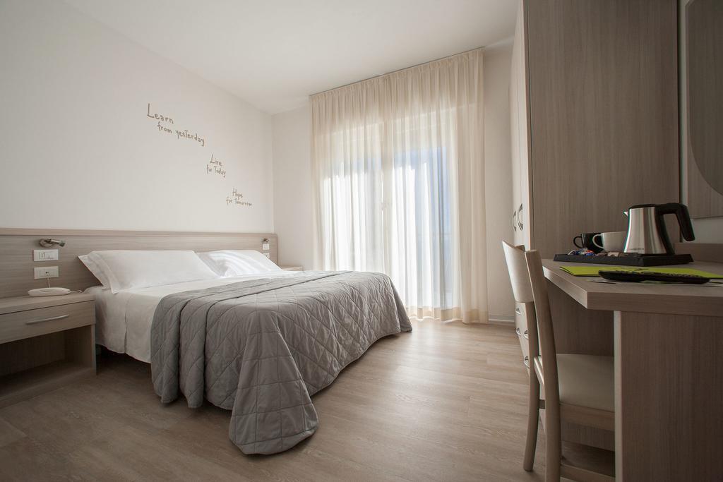 Hotel Anny Лидо-ди-Езоло Экстерьер фото